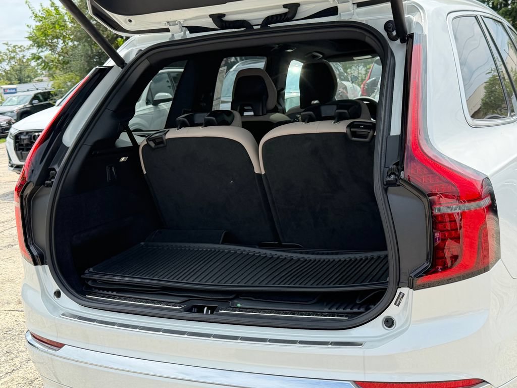 New 2026 Volvo XC90 B6 Plus w/ Protection Package Premier AWD/4WD image 14