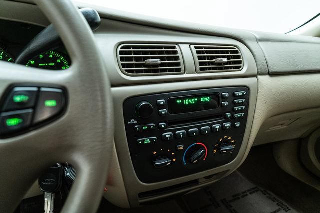 Used 2003 Ford Taurus SE FWD image 24