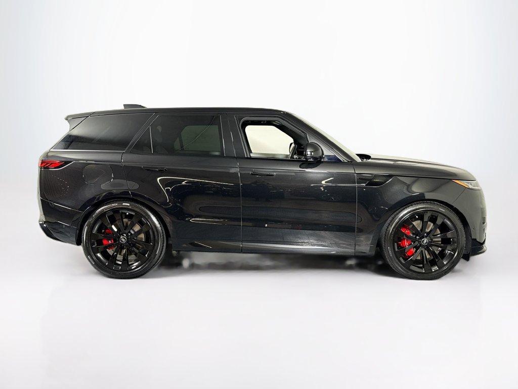Used 2025 Land Rover Range Rover Sport Dynamic SE AWD/4WD image 6