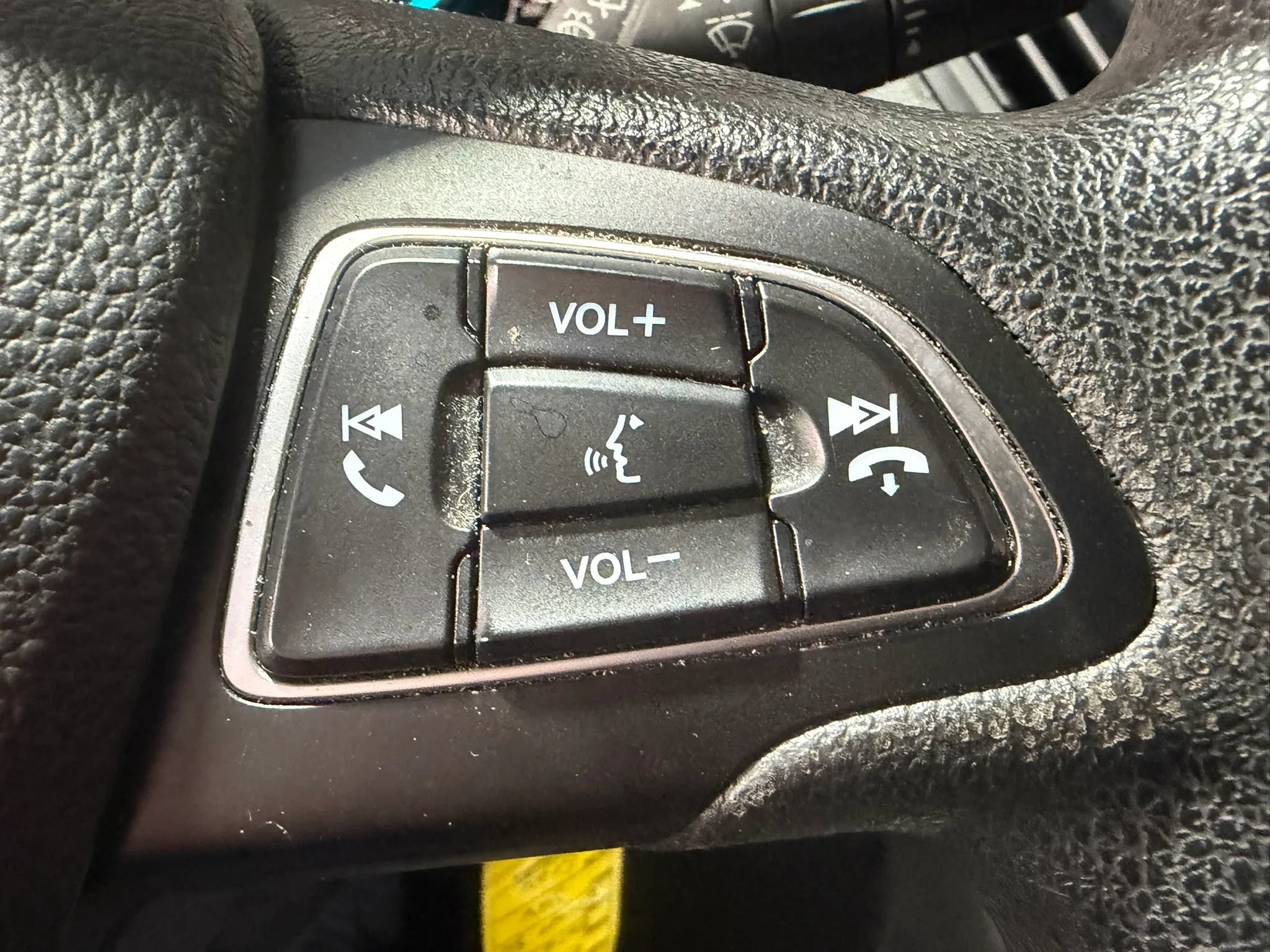 Used 2018 Ford Escape SE w/ SE Sync 3 Package AWD/4WD image 24