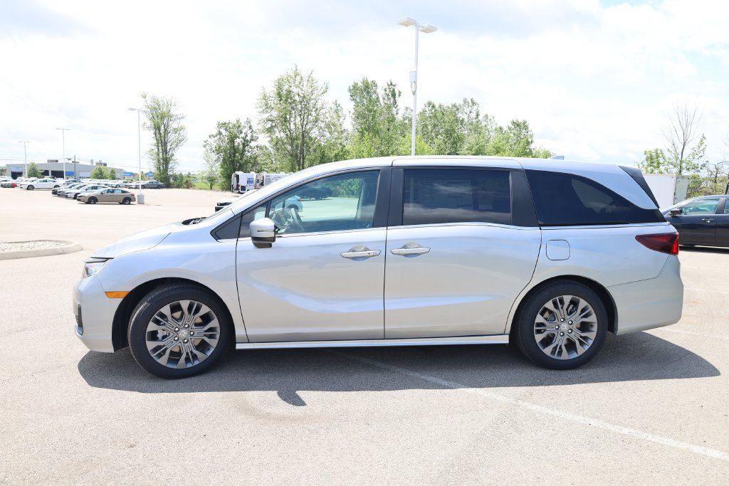 New 2027 Honda Odyssey Touring image 8