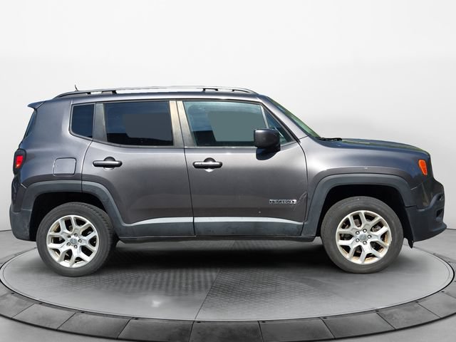 Used 2017 Jeep Renegade Latitude w/ Cold Weather Group AWD/4WD image 6