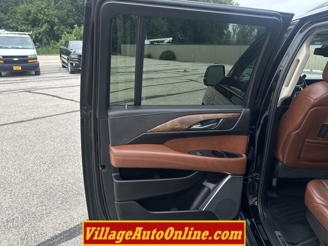 Used 2016 Cadillac Escalade ESV Premium AWD/4WD image 36