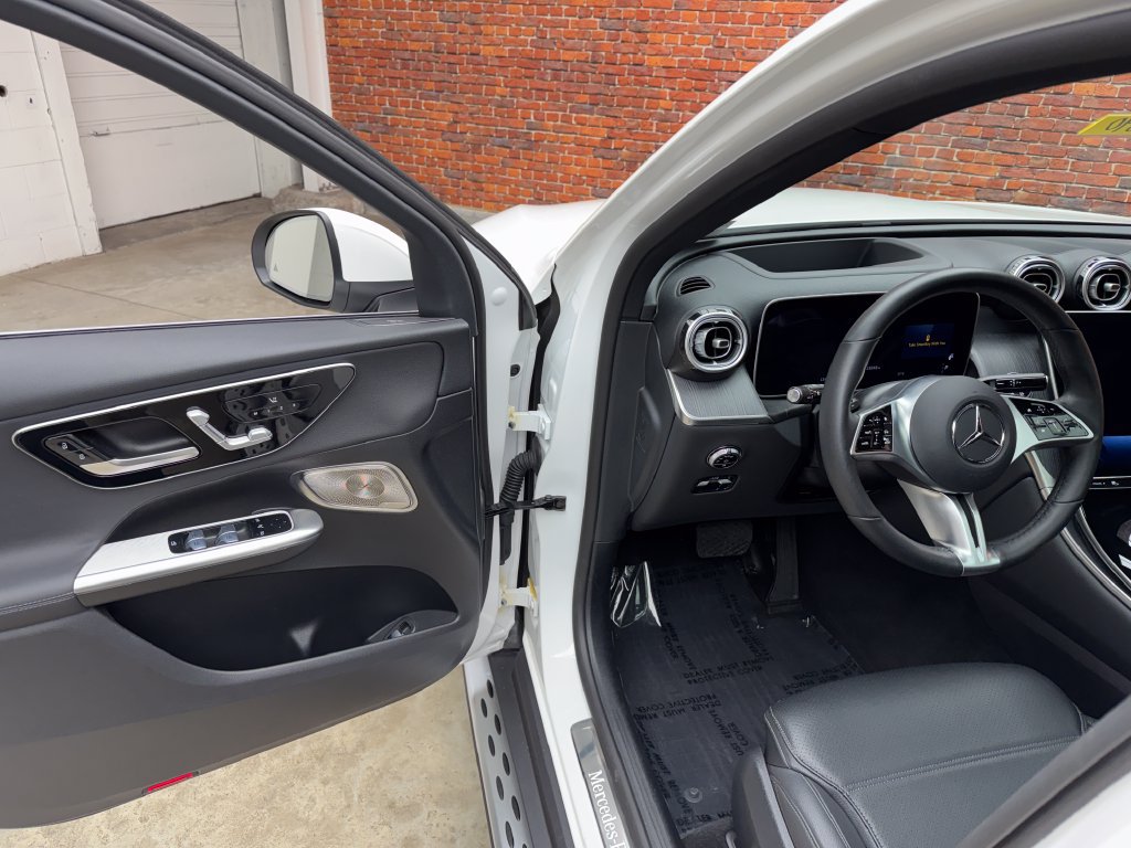 Certified 2025 Mercedes-Benz GLC 300 4MATIC image 9
