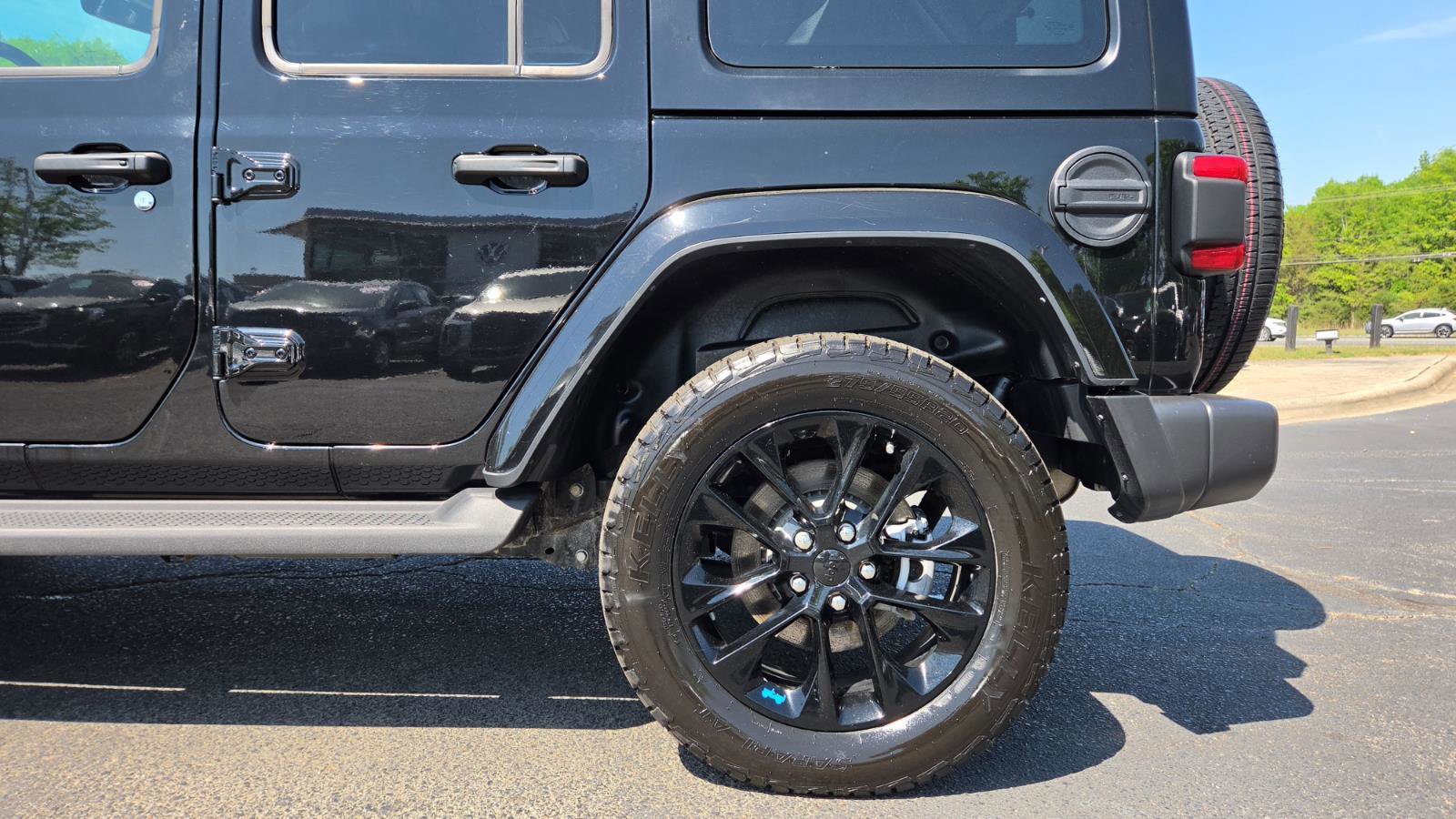 Used 2023 Jeep Wrangler Sahara w/ Cold Weather Group image 12