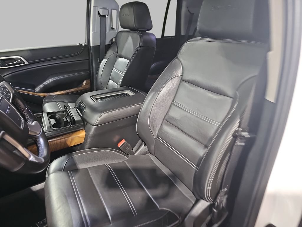 Used 2020 GMC Yukon Denali w/ Denali Ultimate Package AWD/4WD image 21