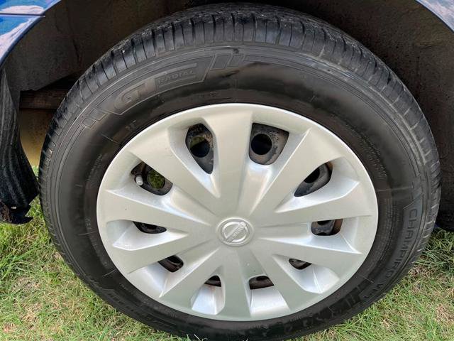 Used 2018 Nissan Versa SV FWD image 8
