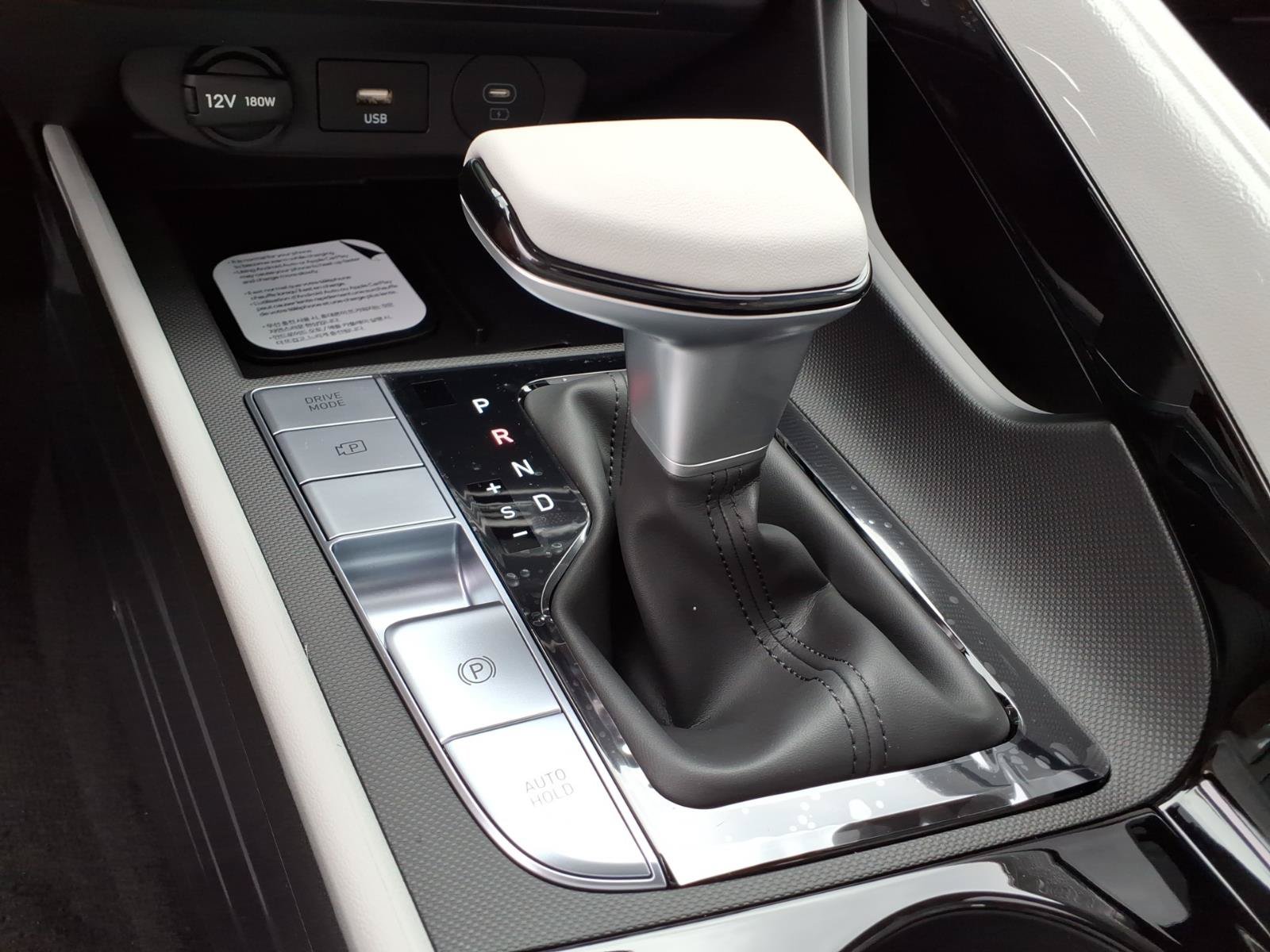 New 2026 Hyundai Elantra Limited FWD image 11