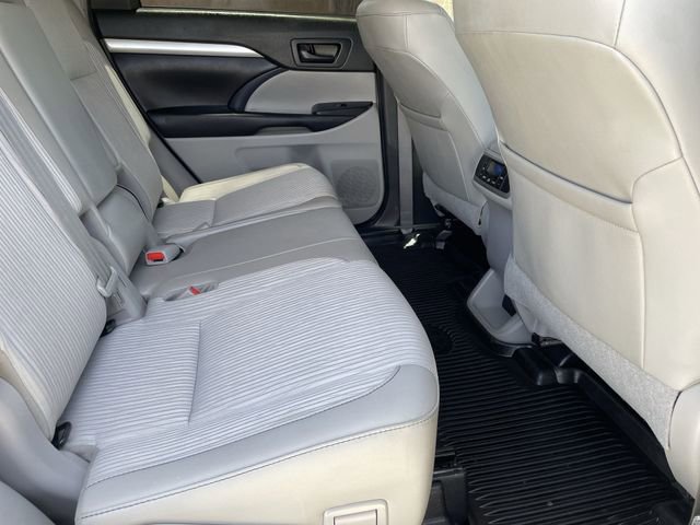 Used 2019 Toyota Highlander Plus FWD image 24