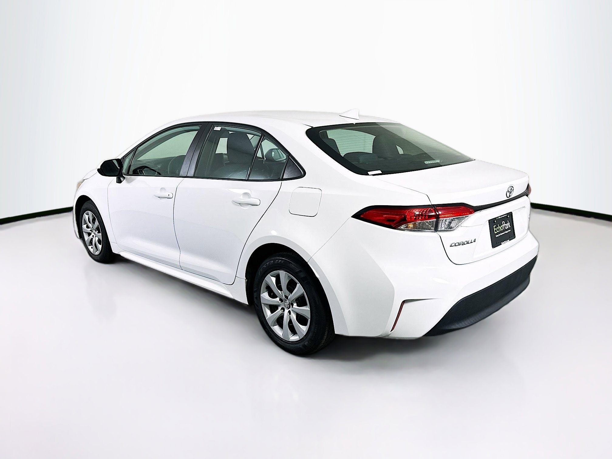 Used 2024 Toyota Corolla LE FWD image 5