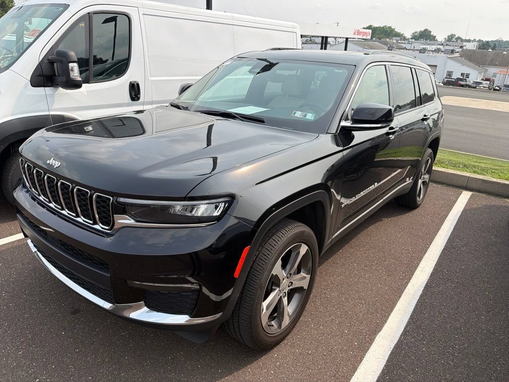 Used 2024 Jeep Grand Cherokee L Limited AWD/4WD image 4