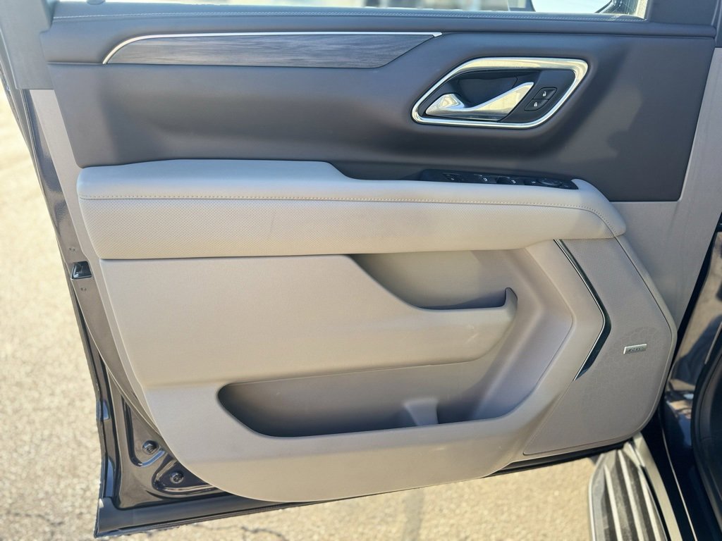 Used 2023 GMC Yukon XL SLT image 12