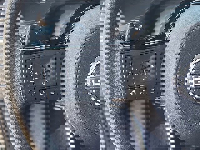 Used 2023 Nissan Rogue SV image 12