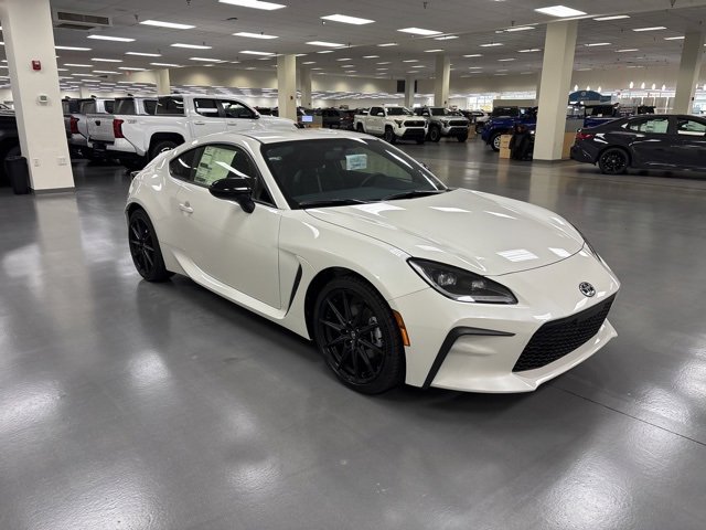 New 2025 Toyota GR86 Premium image 3