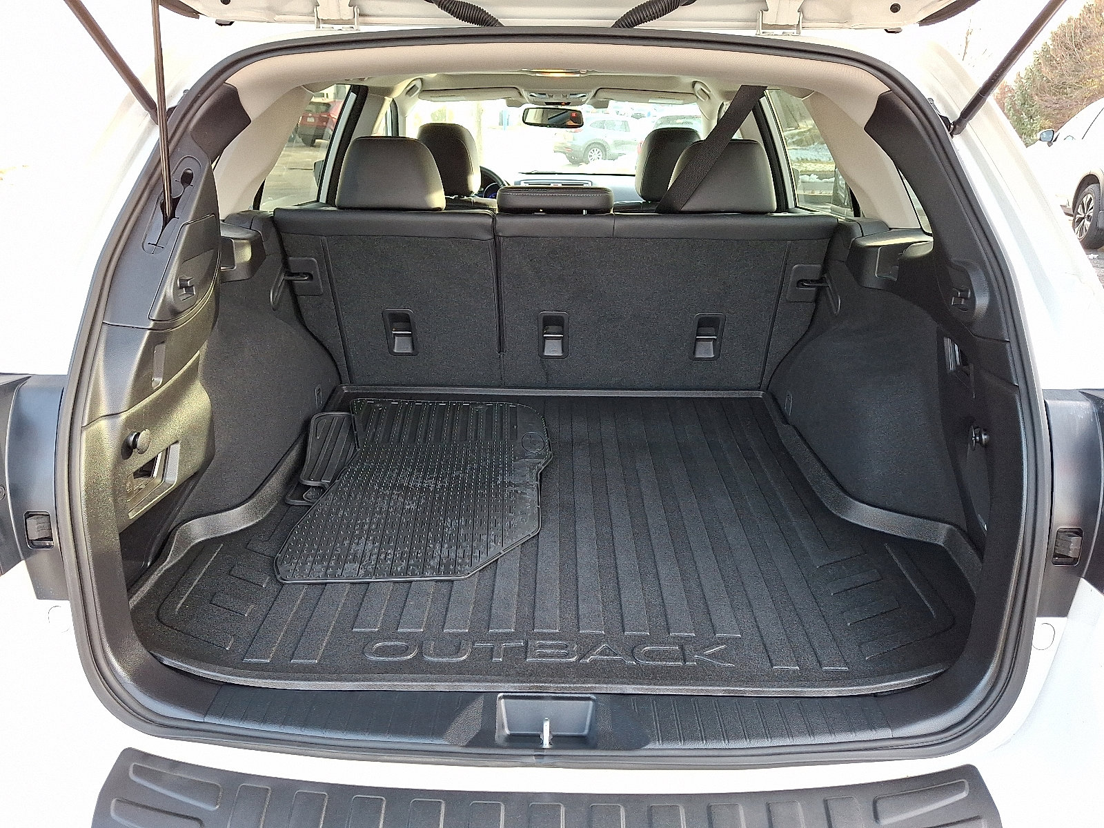 Used 2016 Subaru Outback 3.6R Limited image 30