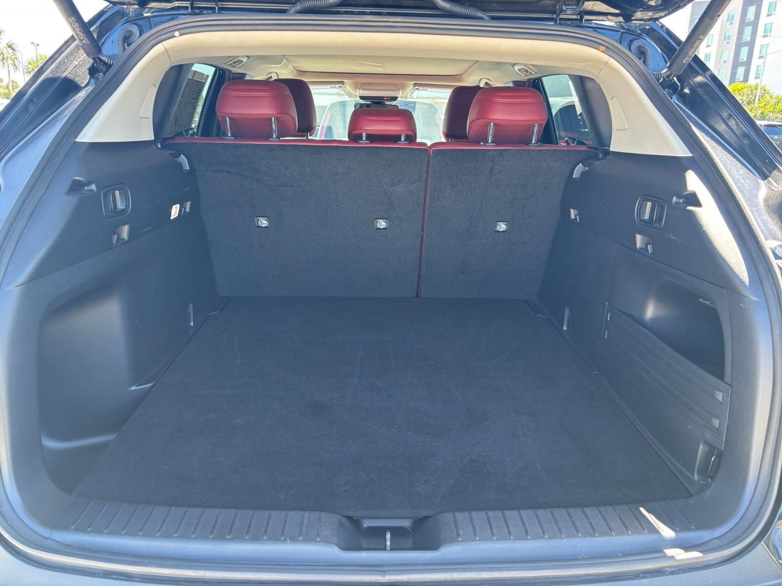 Used 2025 MAZDA CX-50 2.5 Hybrid w/ Premium Plus Pkg image 34