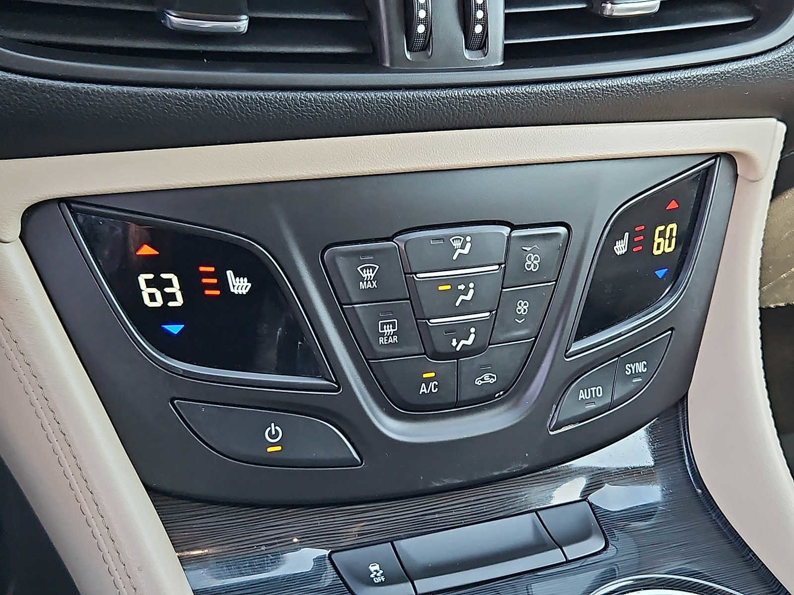 Used 2017 Buick Envision Essence image 16
