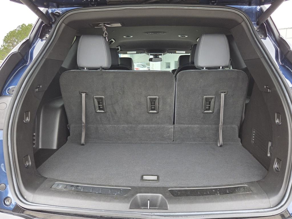 Used 2023 Buick Enclave Essence AWD/4WD image 17