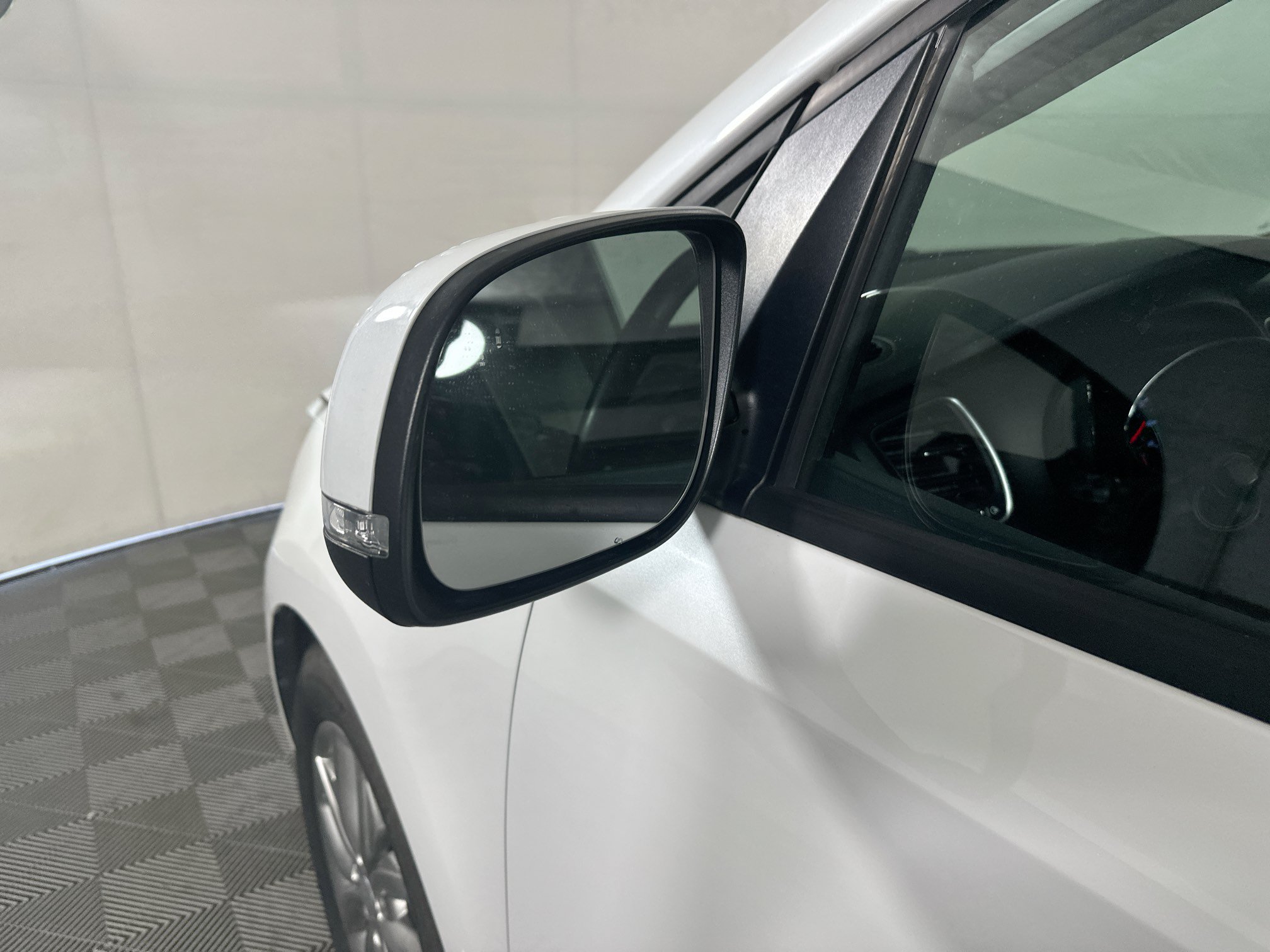 Used 2020 Kia Sedona EX FWD image 10