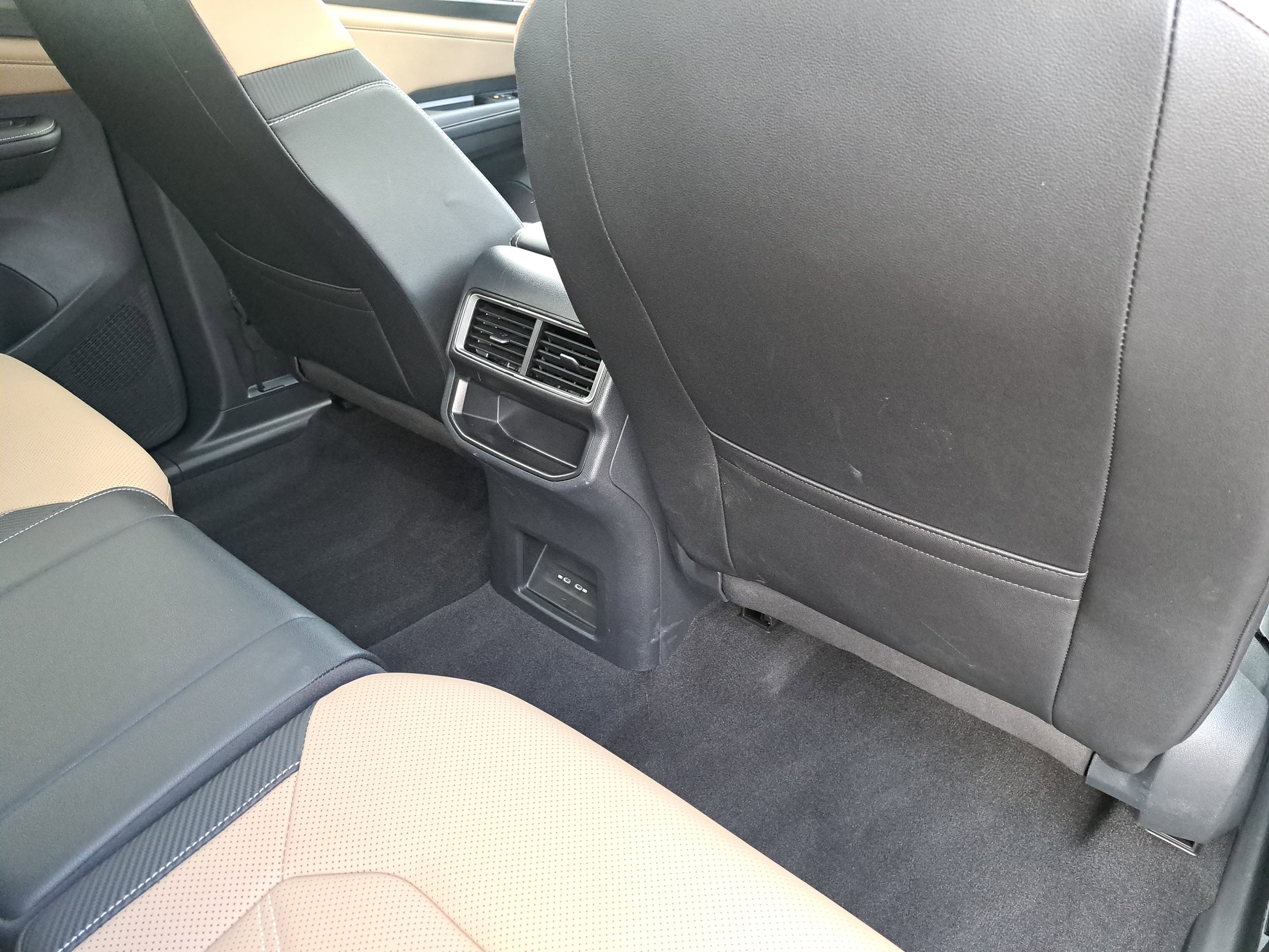 Certified 2025 Volkswagen Atlas Cross Sport SE image 11