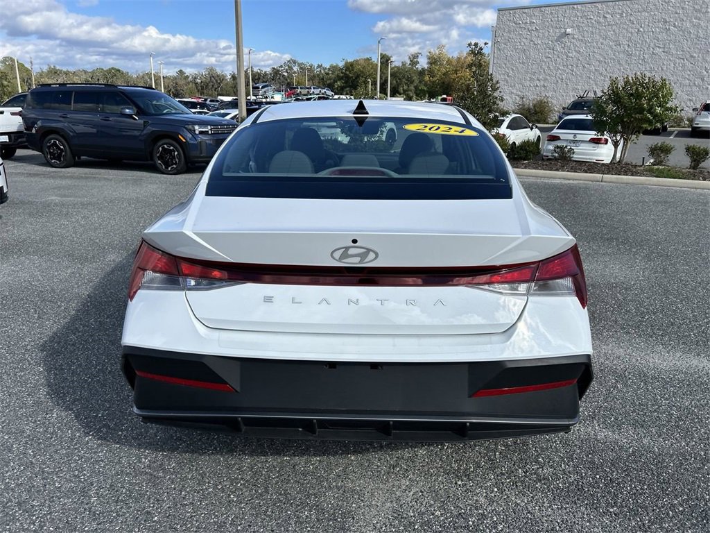 Certified 2024 Hyundai Elantra SEL image 10