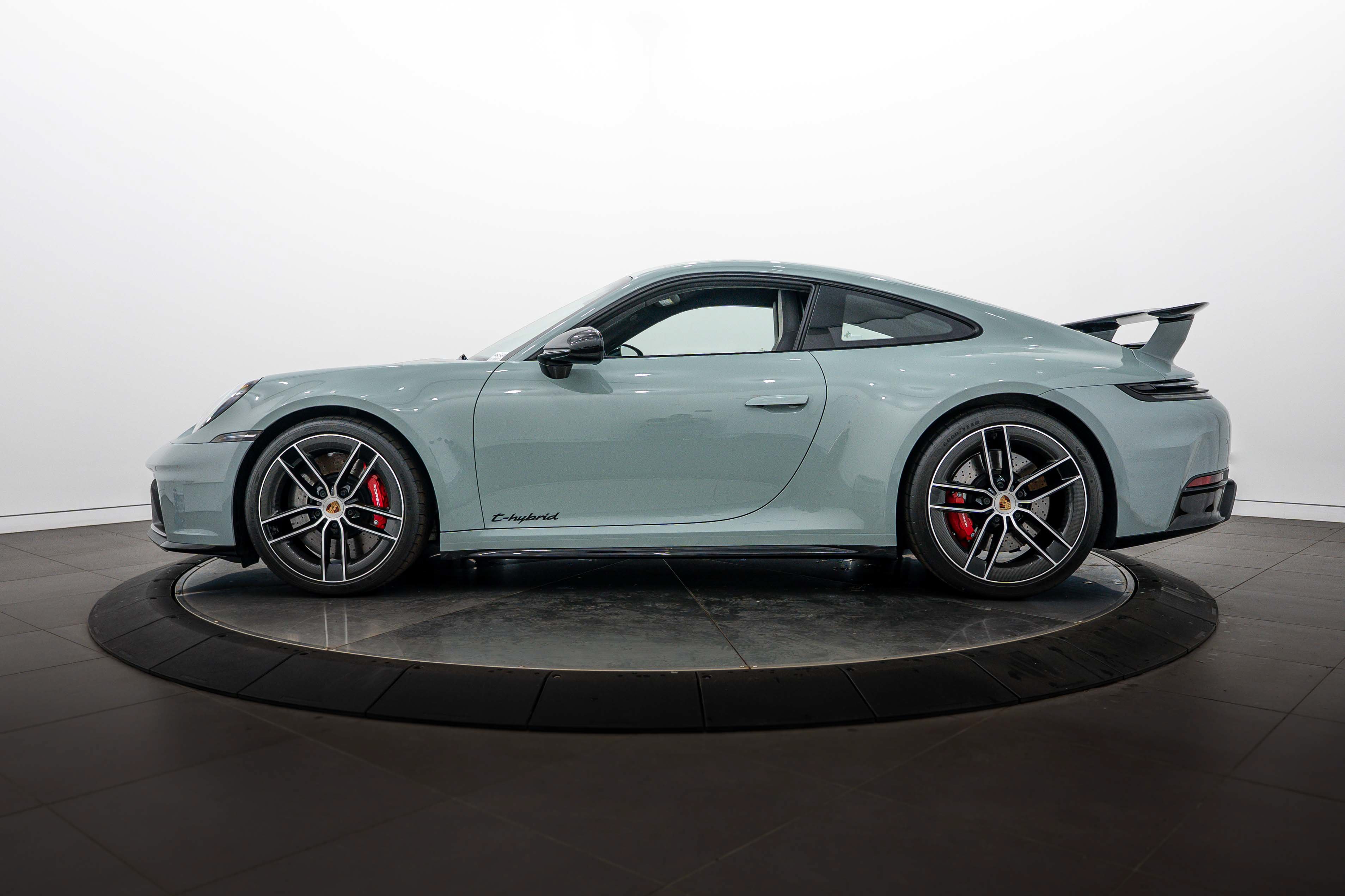 Certified 2026 Porsche 911 Carrera GTS RWD image 2
