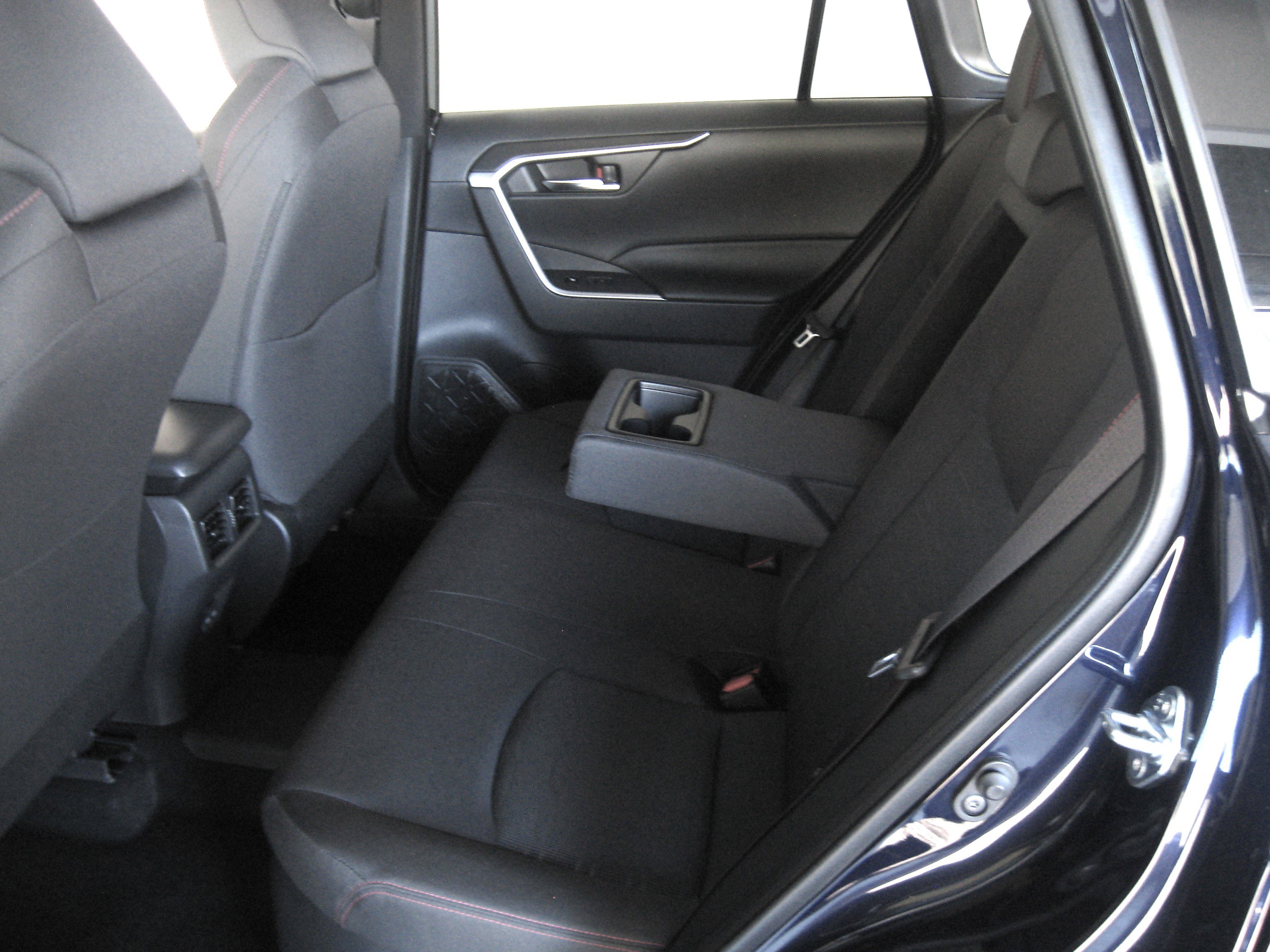 New 2025 Toyota RAV4 SE image 19