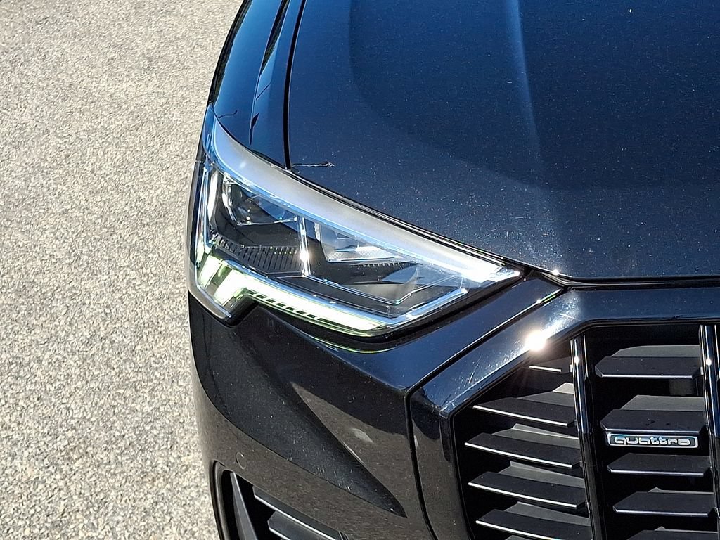Certified 2023 Audi Q3 2.0T Premium w/ Convenience Package AWD/4WD image 9