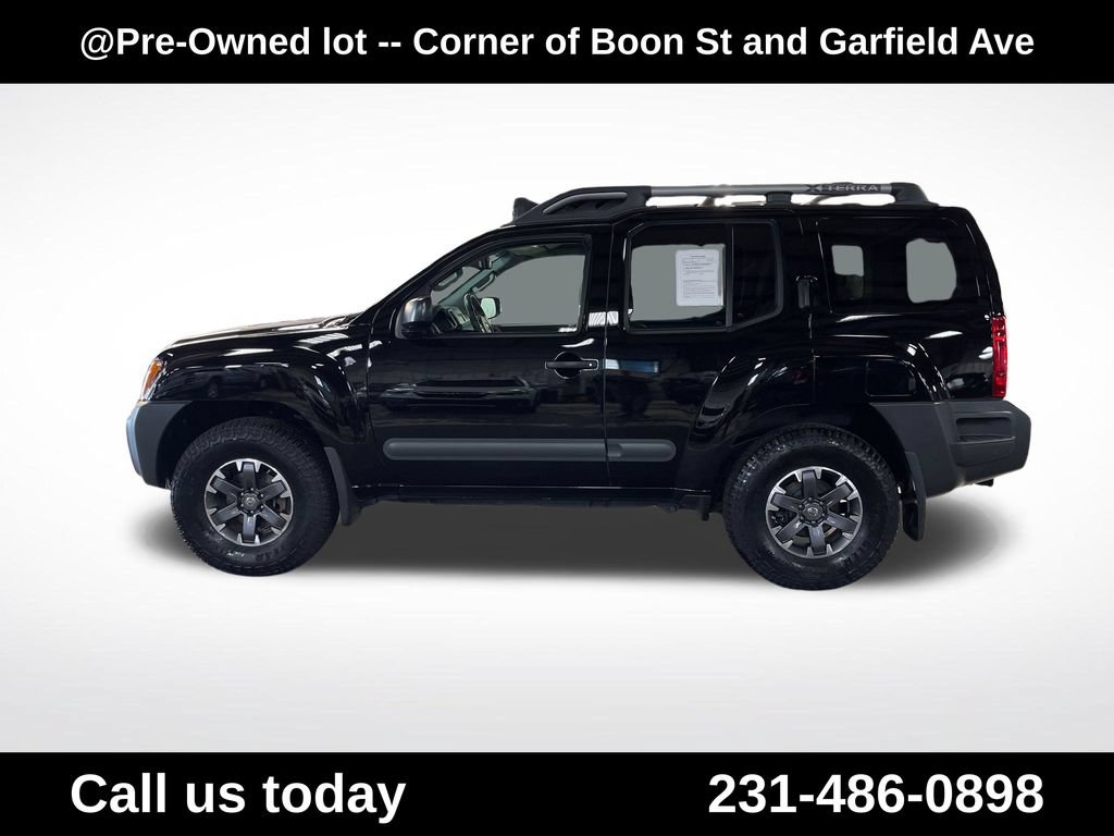 Used 2015 Nissan Xterra PRO-4X AWD/4WD image 2