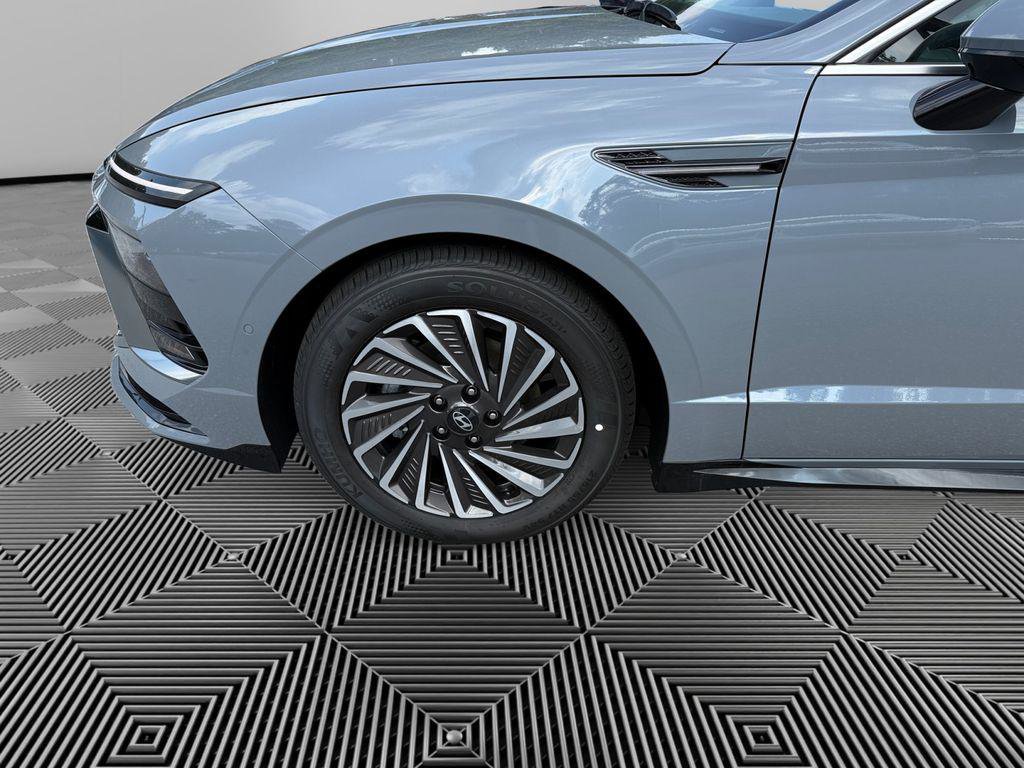 New 2025 Hyundai Sonata Limited image 9