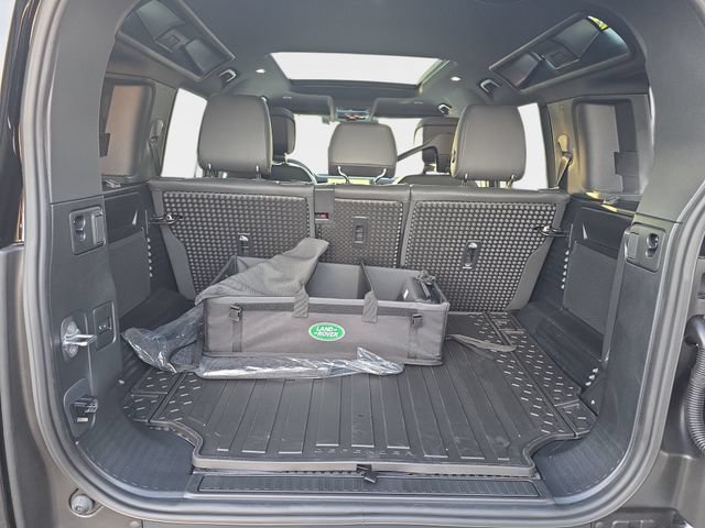 New 2026 Land Rover Defender 110 X-Dynamic SE AWD/4WD image 10