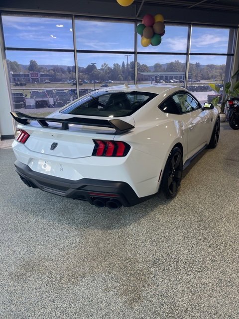 New 2025 Ford Mustang Dark Horse image 4
