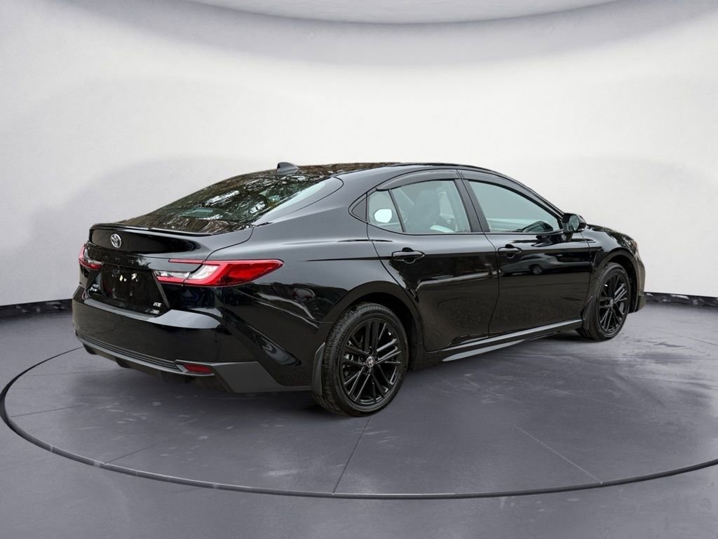 Used 2025 Toyota Camry SE image 5
