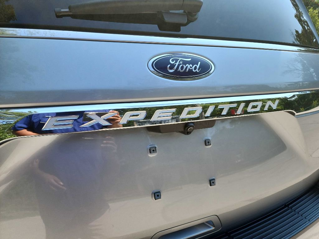 Used 2020 Ford Expedition XLT w/ Equipment Group 202A image 8