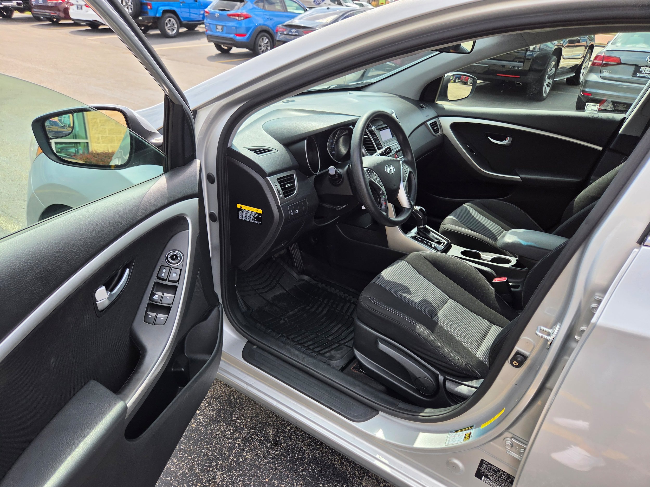 Used 2015 Hyundai Elantra GT FWD image 5