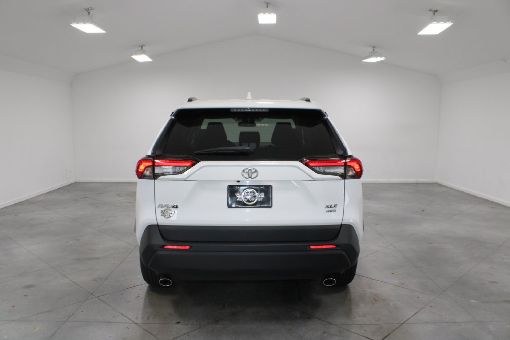Used 2025 Toyota RAV4 XLE AWD/4WD image 8