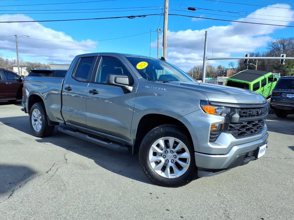 Used 2024 Chevrolet Silverado 1500 Custom w/ LPO, Dark Essentials Package image 2