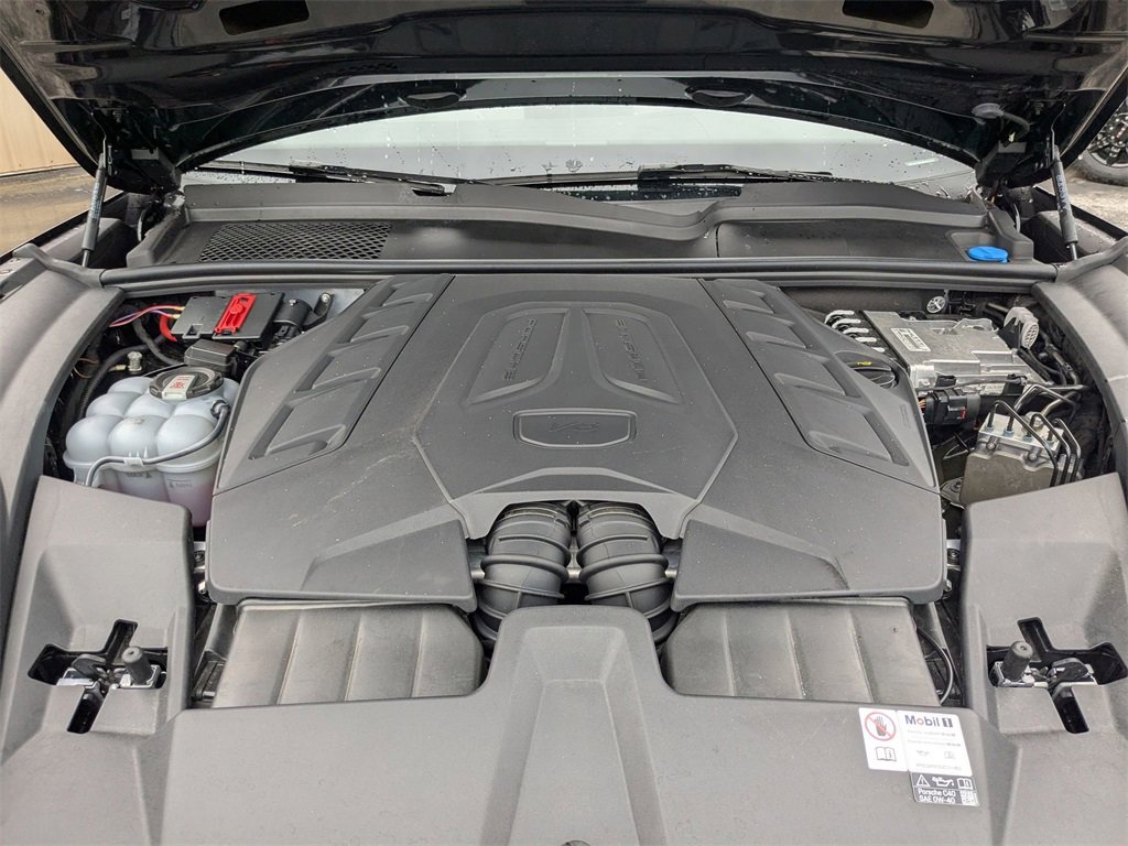 Used 2024 Porsche Cayenne S image 34