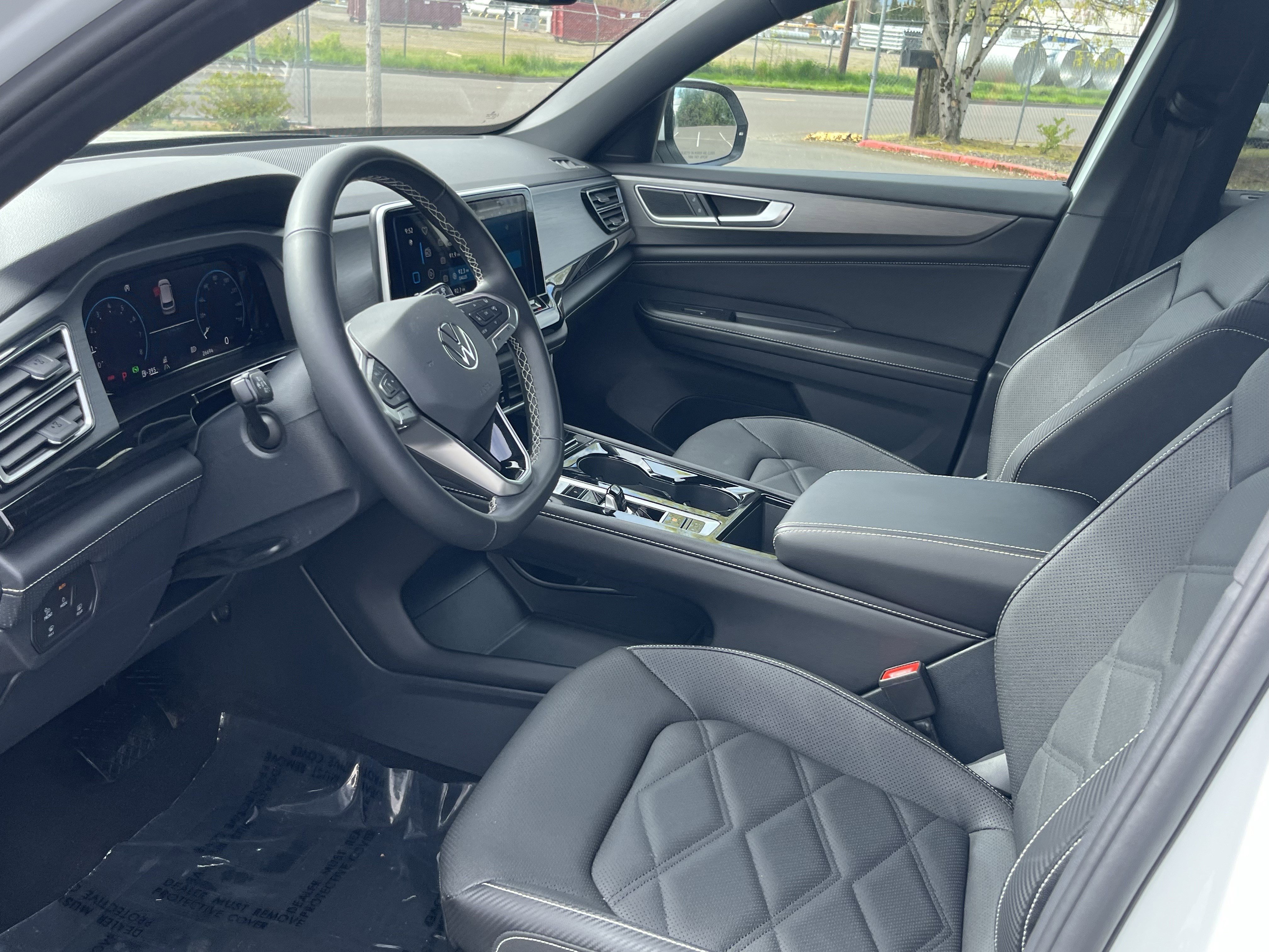 Used 2025 Volkswagen Atlas Cross Sport SE AWD/4WD image 9