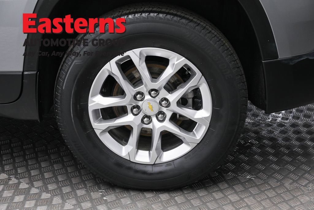 Used 2023 Chevrolet Traverse LS w/ Safety Package image 8