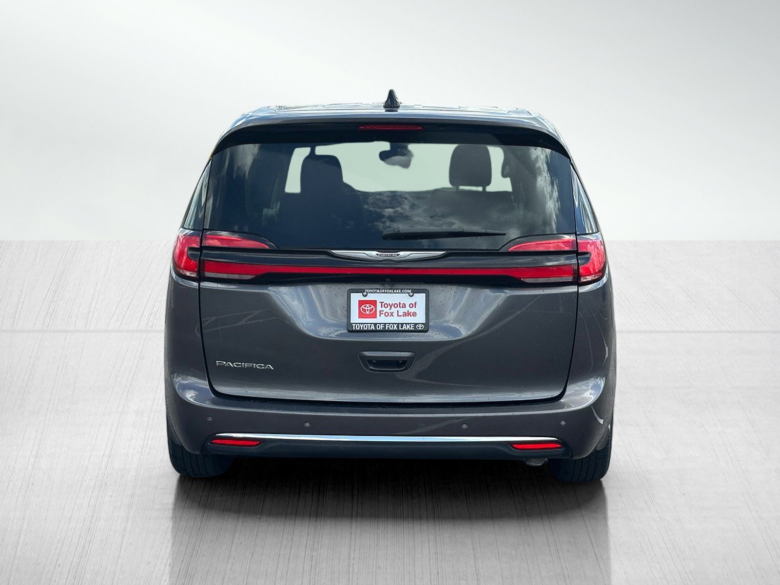 Used 2023 Chrysler Pacifica Touring-L FWD image 6