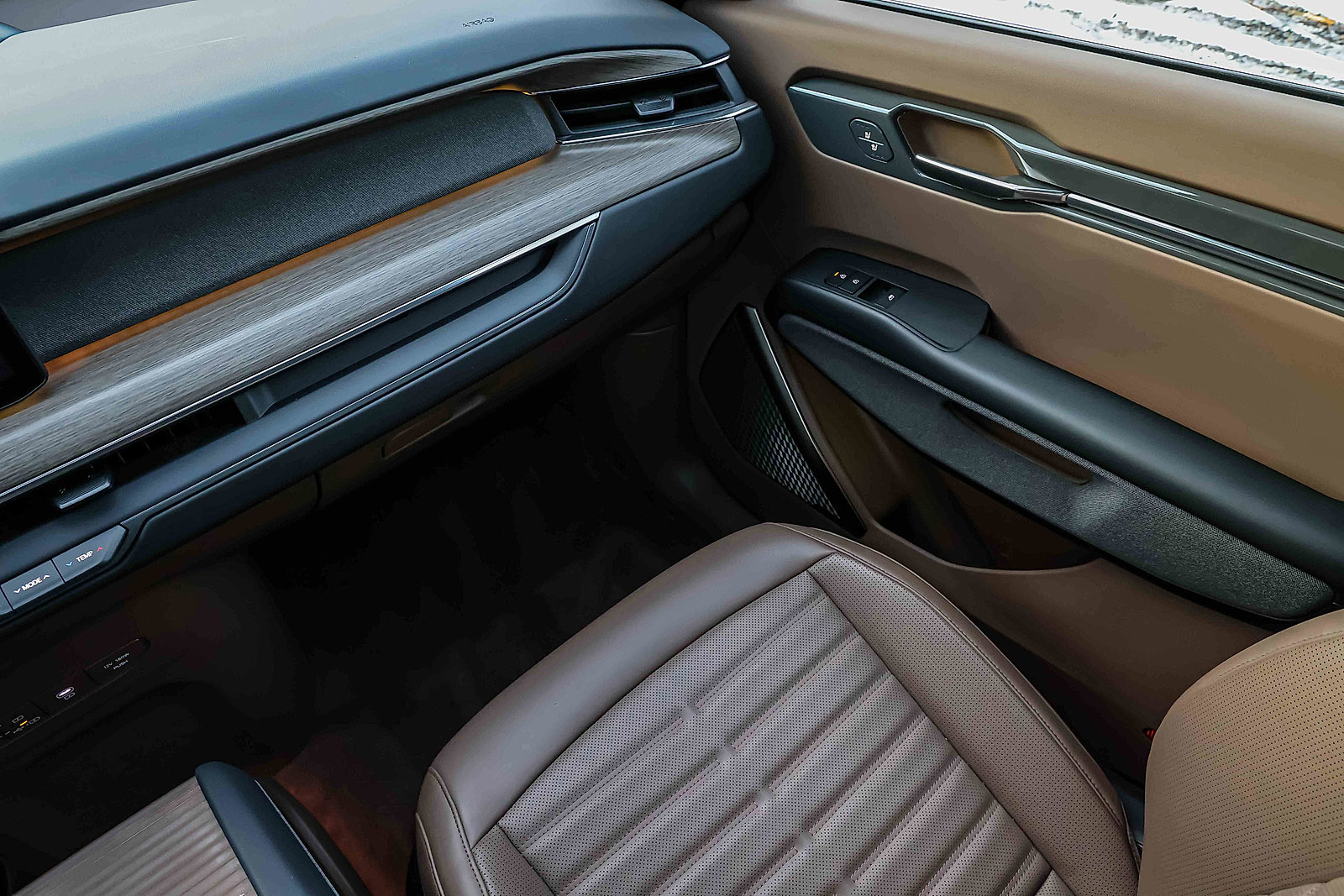 Certified 2024 Kia EV9 Land image 24