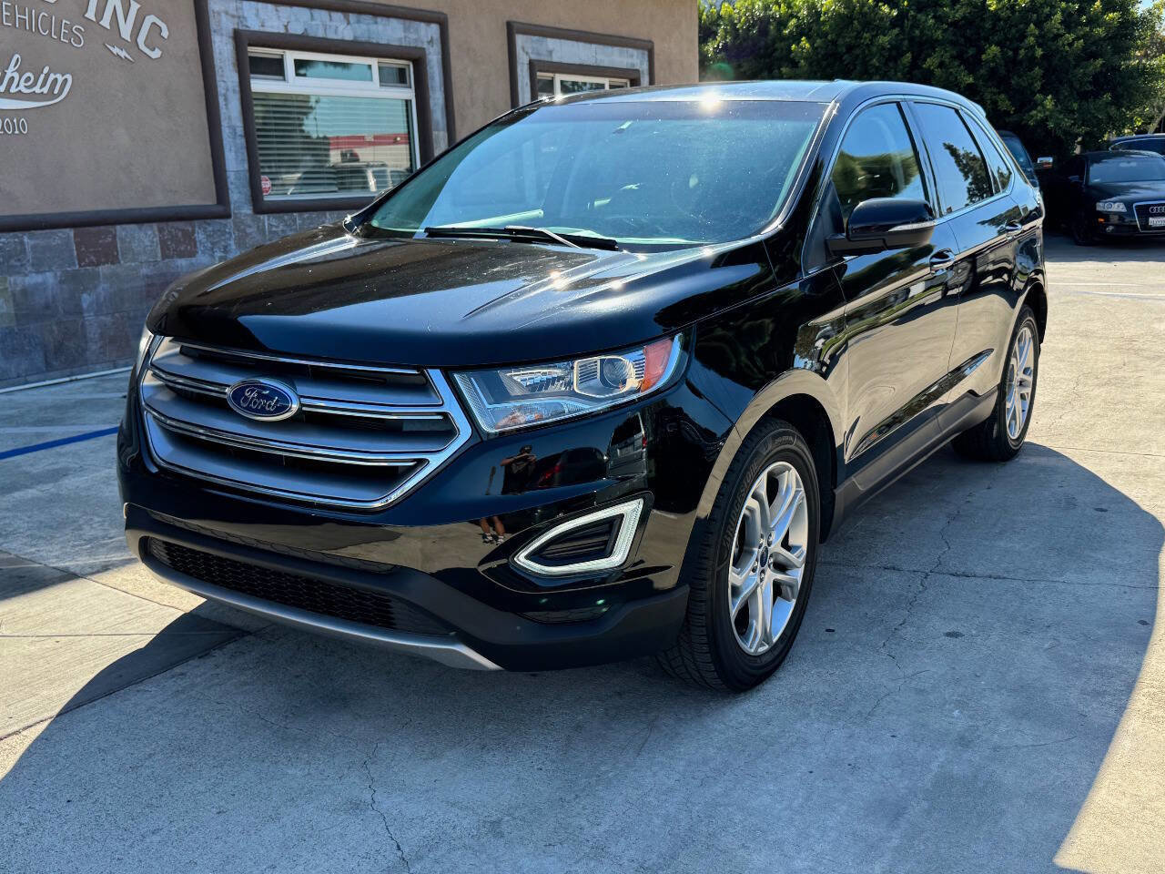 Used 2018 Ford Edge Titanium image 2