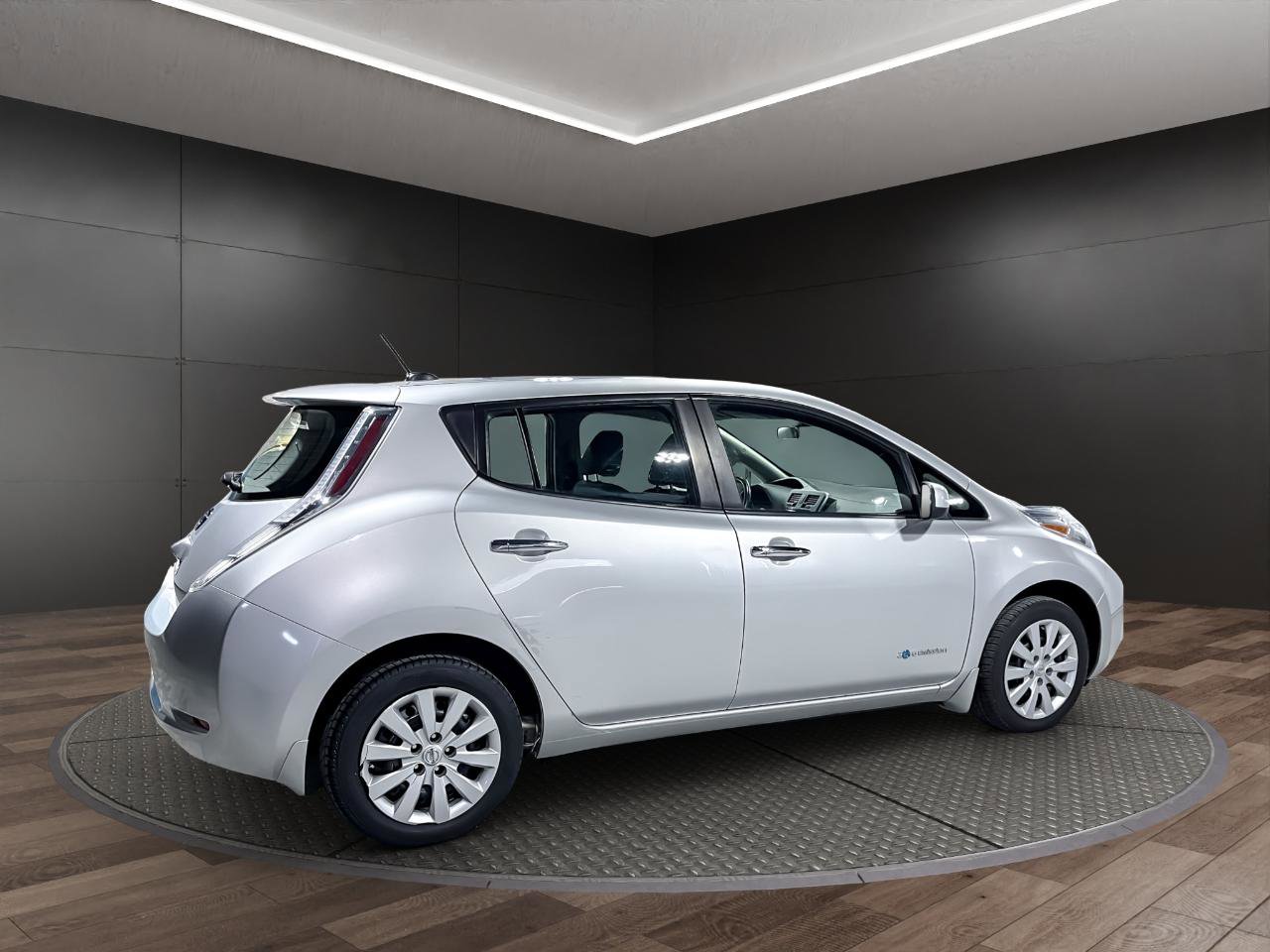 Used 2015 Nissan Leaf S w/ Charge Package image 8