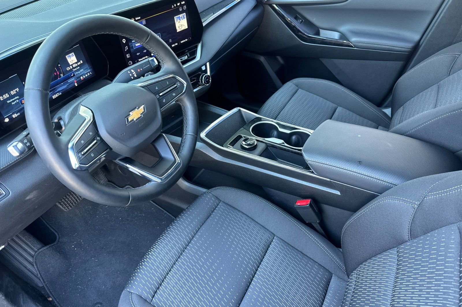 Used 2026 Chevrolet Equinox LT image 11