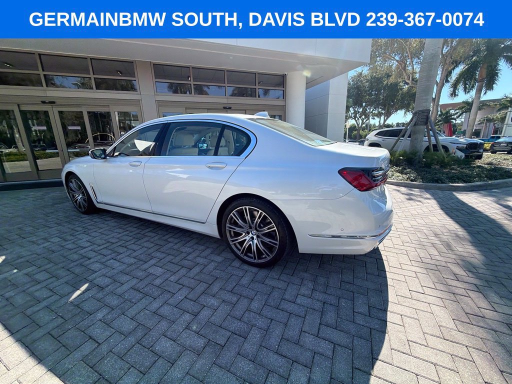 Used 2022 BMW 750i xDrive w/ Luxury Rear Seating Package AWD/4WD image 7