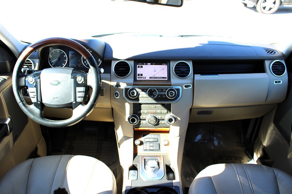 Used 2016 Land Rover LR4 HSE image 13