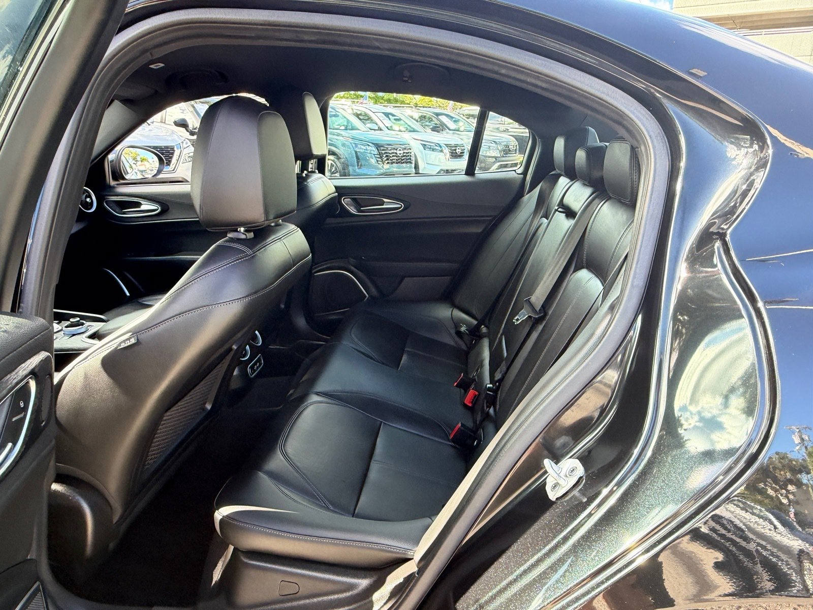 Used 2023 Alfa Romeo Giulia Sprint RWD image 11