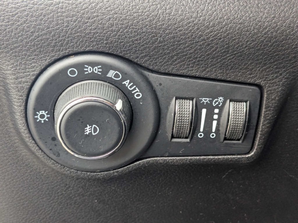 Used 2022 Jeep Compass Latitude AWD/4WD image 27