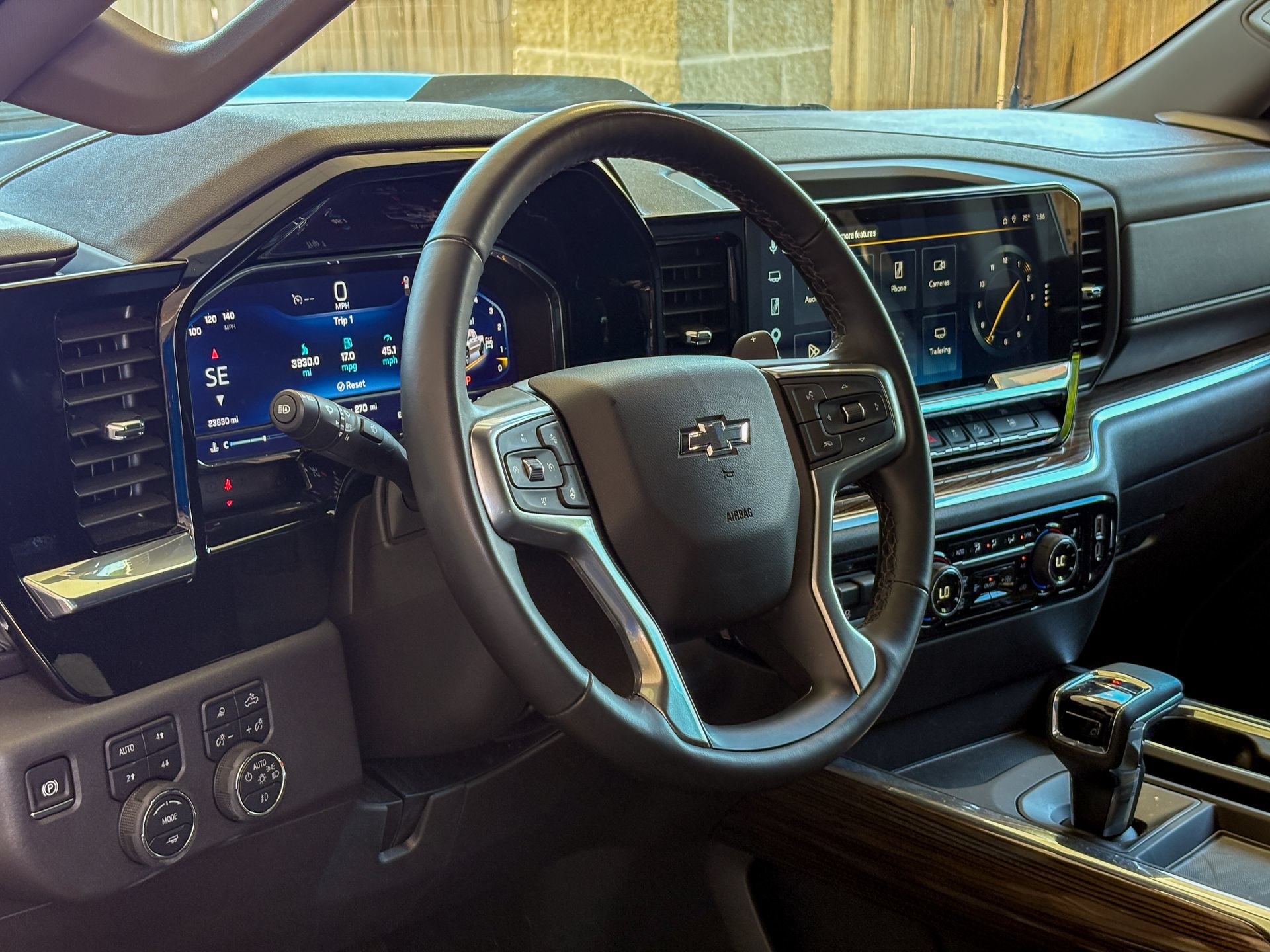 Used 2025 Chevrolet Silverado 1500 LT Trail Boss w/ LT Trail Boss Premium Package AWD/4WD image 24
